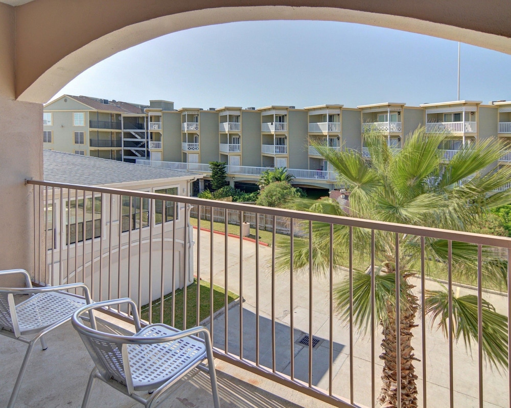 Spark by Hilton Galveston 28/31