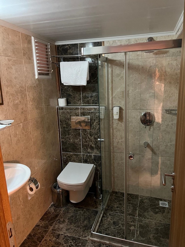 Qualia Park Hotel 49/50