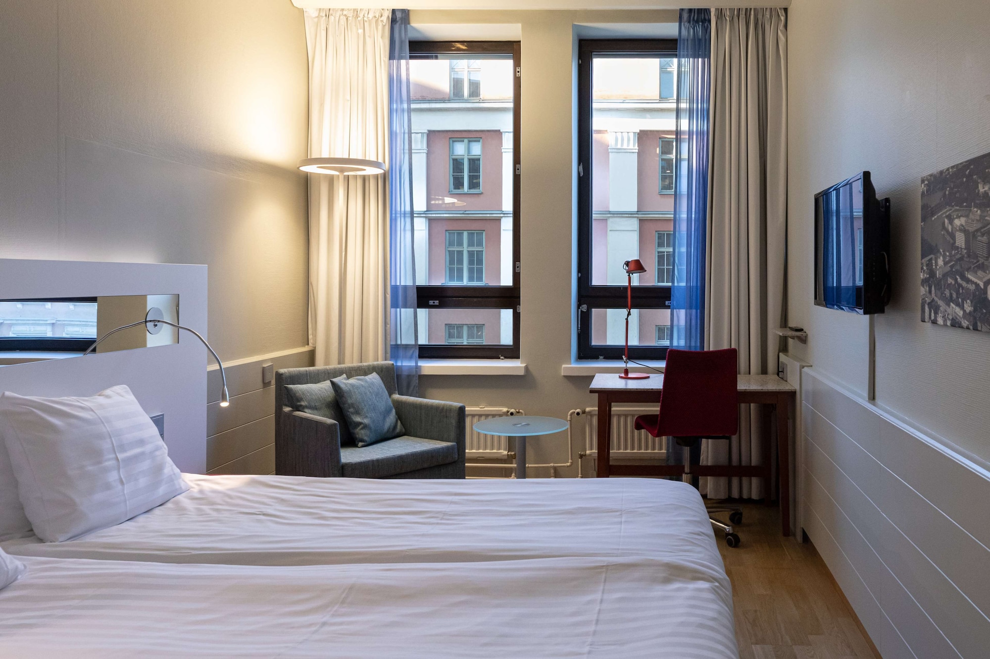 ROOM, DOUBLE BED