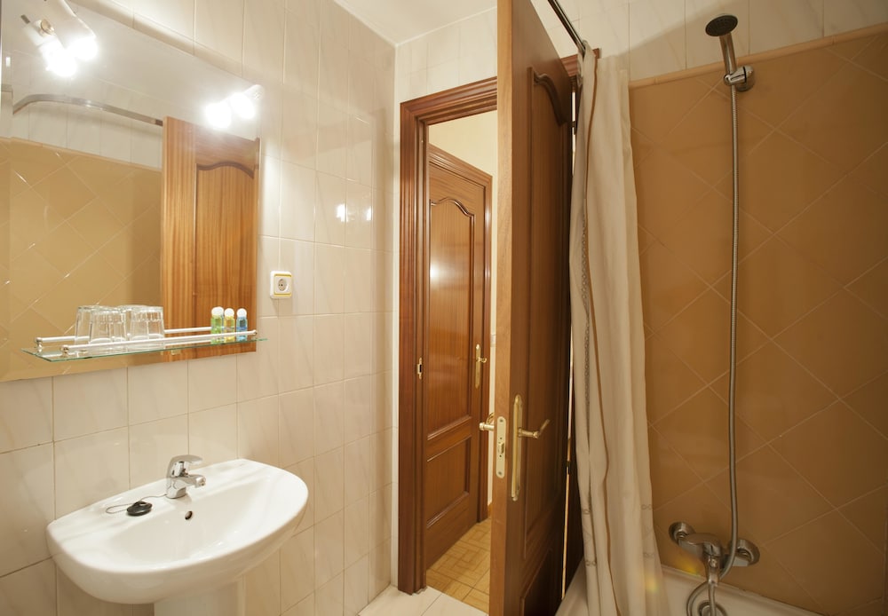 Hostal Maria Luisa 34/36