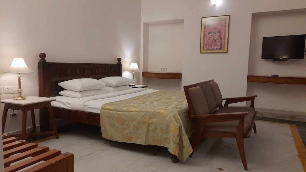 Ram Pratap Palace 6/60
