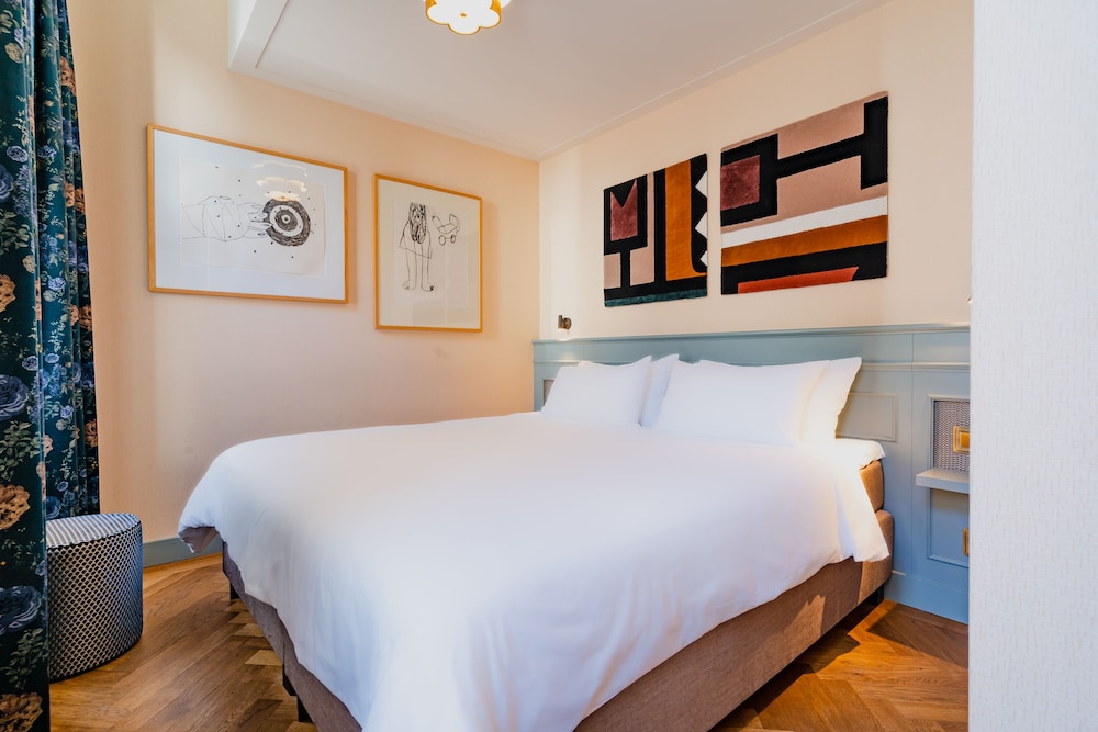 غرفة أساسية بسرير كوين، Hotel Mercier 3/10