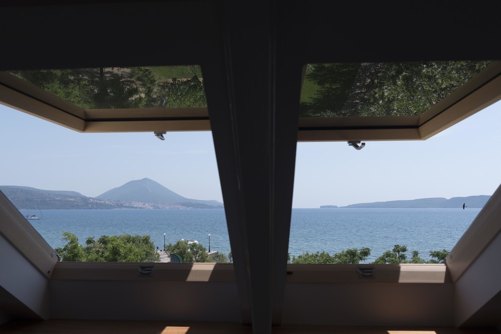 ZOE RESORT 4/50