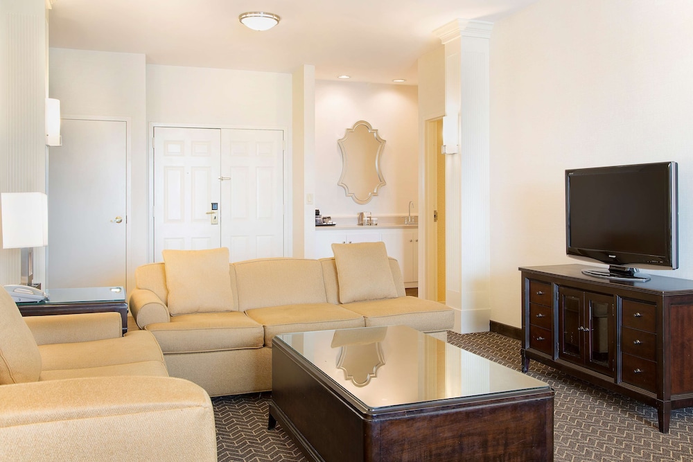 Doubletree Suites By Hilton Lexington 47/78