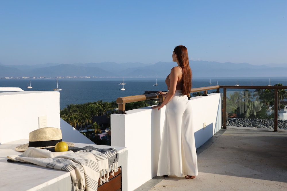 Vallarta Gardens Beach Front Hotel and Residences 26/65