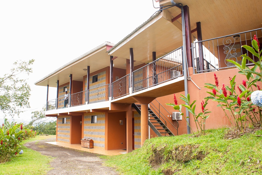 Hotel Linda Vista 8/74