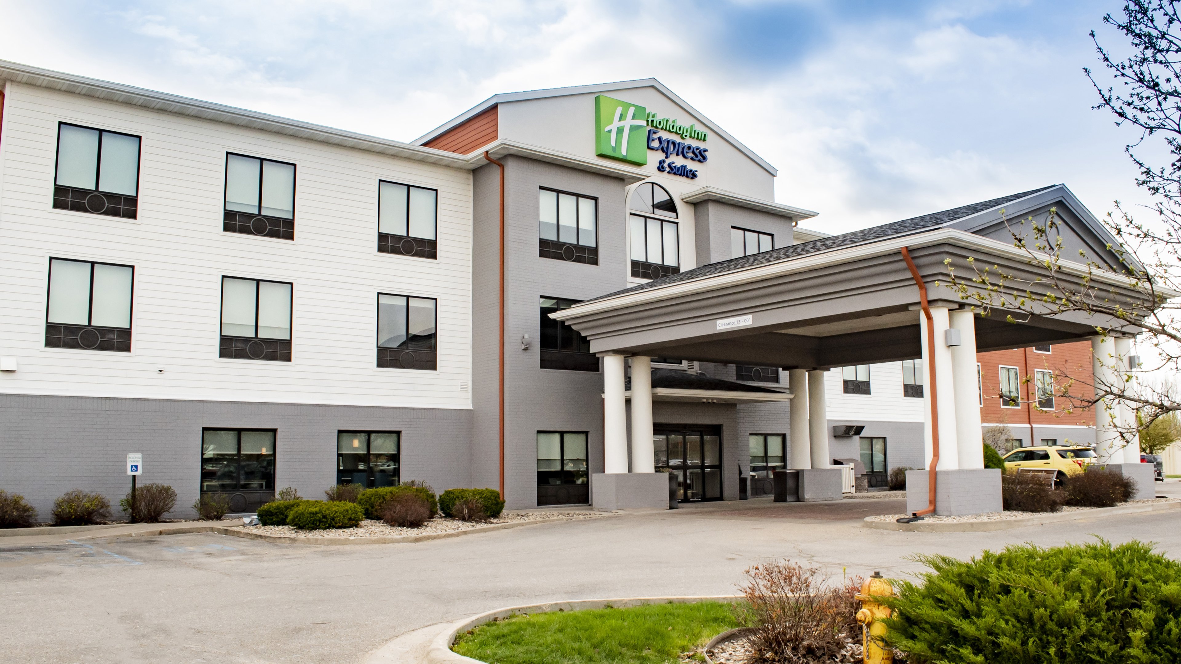 Holiday Inn Express Hotel And Suites Mason City 3/76