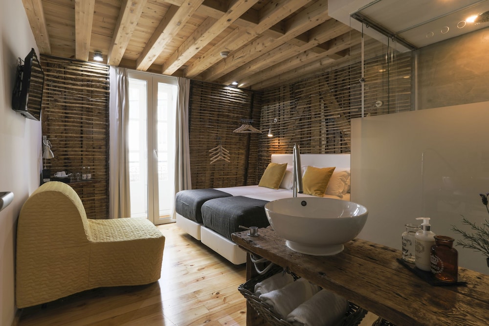 262 BOUTIQUE HOTEL 55/74