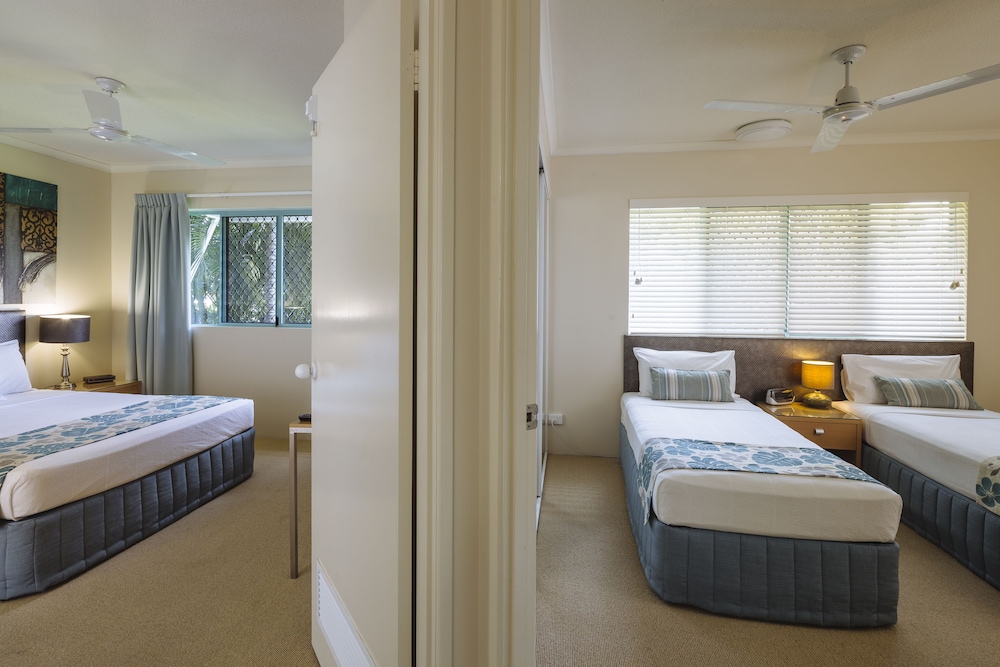 Coral Sands Beachfront Resort 20/59