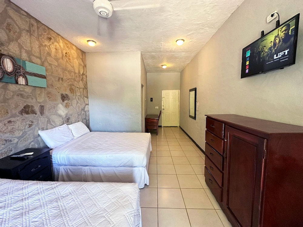 Surf Ranch Hotel & Resort 18/68