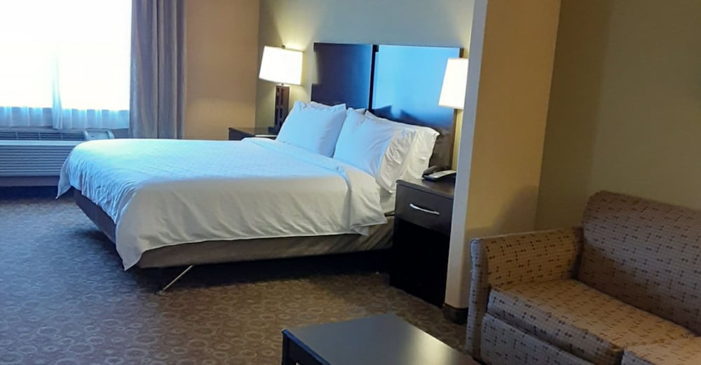 Spark by Hilton Pecos 14/33