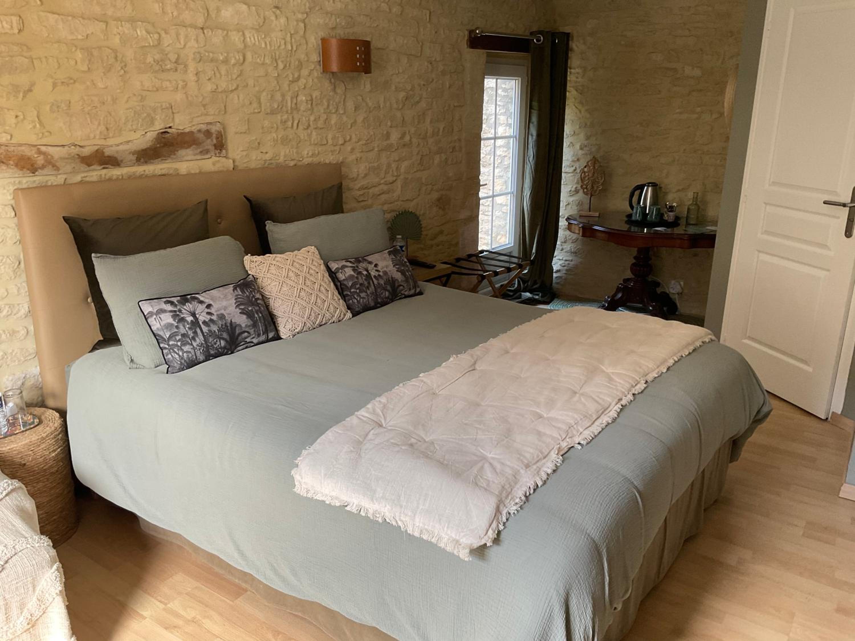 AUBERGE DE LA MUE 2/20