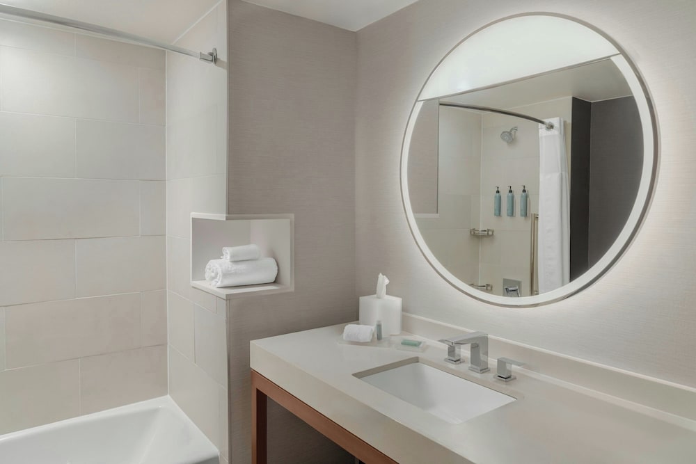 Courtyard By Marriott Sherman 42/45