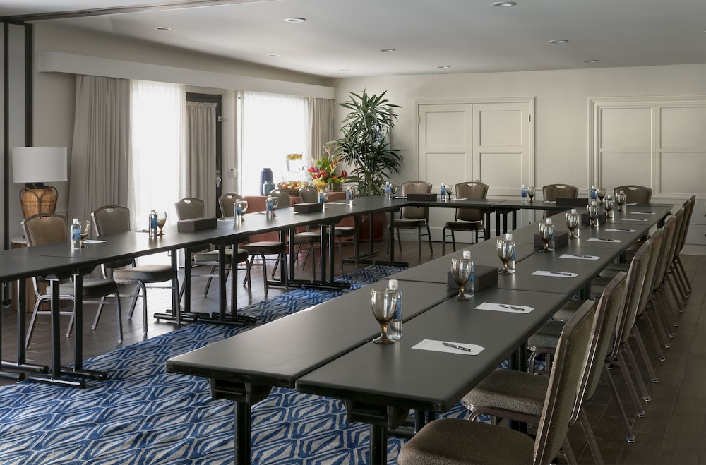 Paradise Point Resort and Spa 32/34