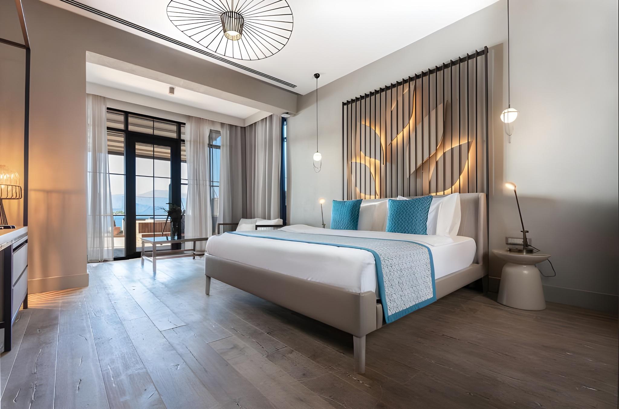 Infinity, Suite, King Bed, Sofa