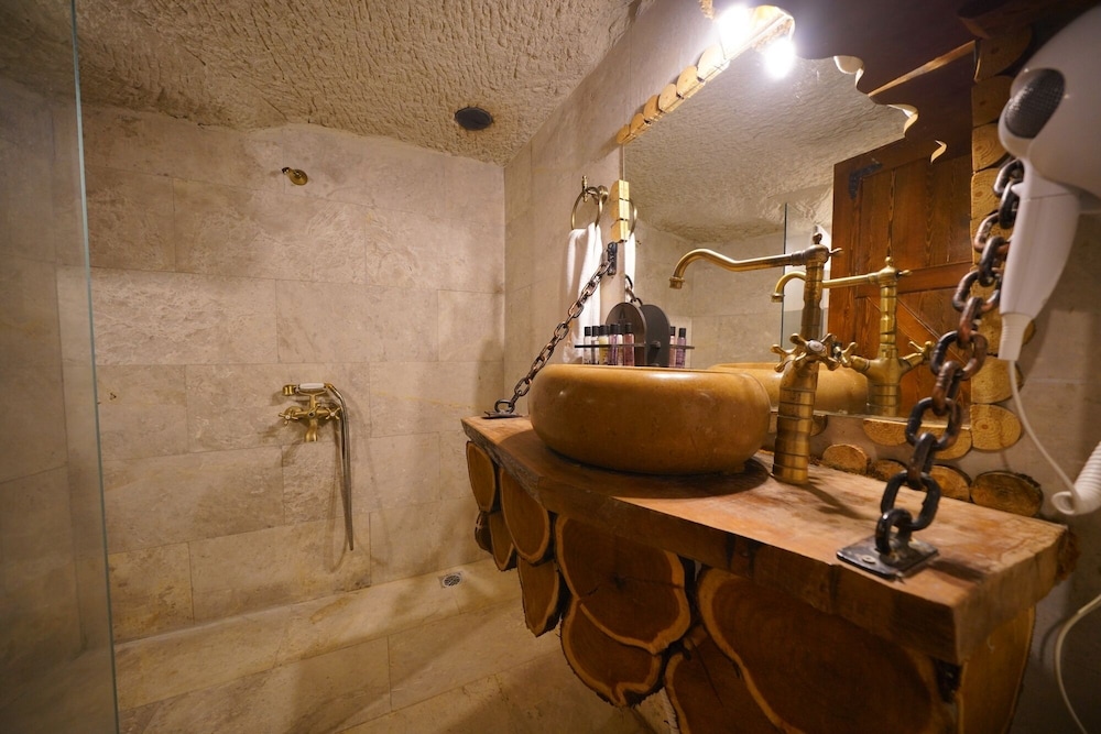 Nar Cave House & Swimming Pool 82/84