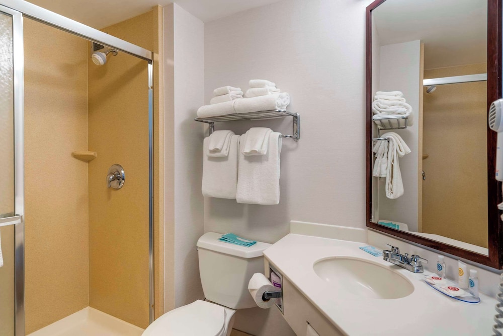 Comfort Inn & Suites Watertown - 1000 Islands 54/54