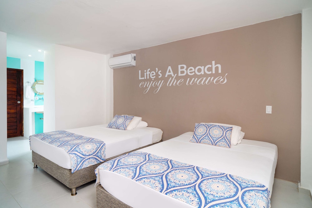 HOTEL SAN LUIS BEACH HOUSE 36/54