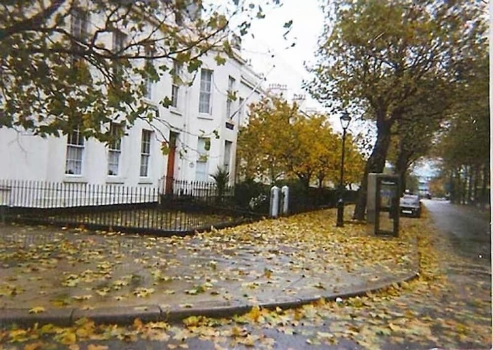 Embassie Backpackers Liverpool 35/41