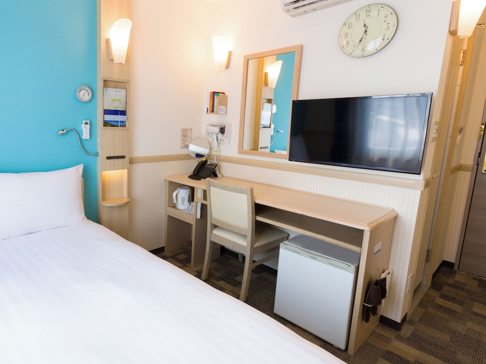 ECONOMY, DOUBLE BED, SMOKING