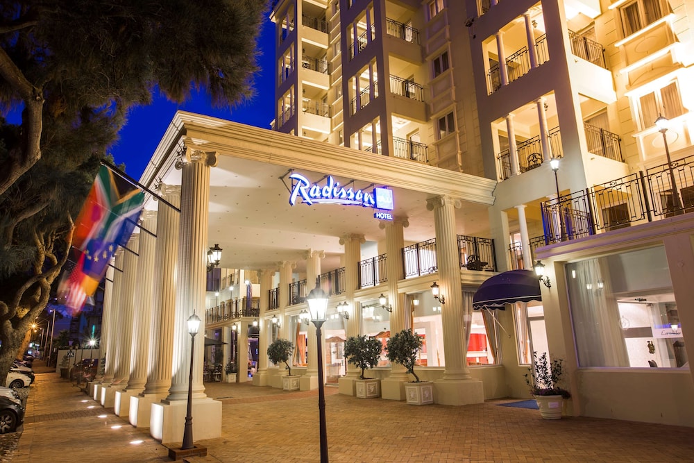 RADISSON BLU LE VENDOME-CAPE TOWN 24/33