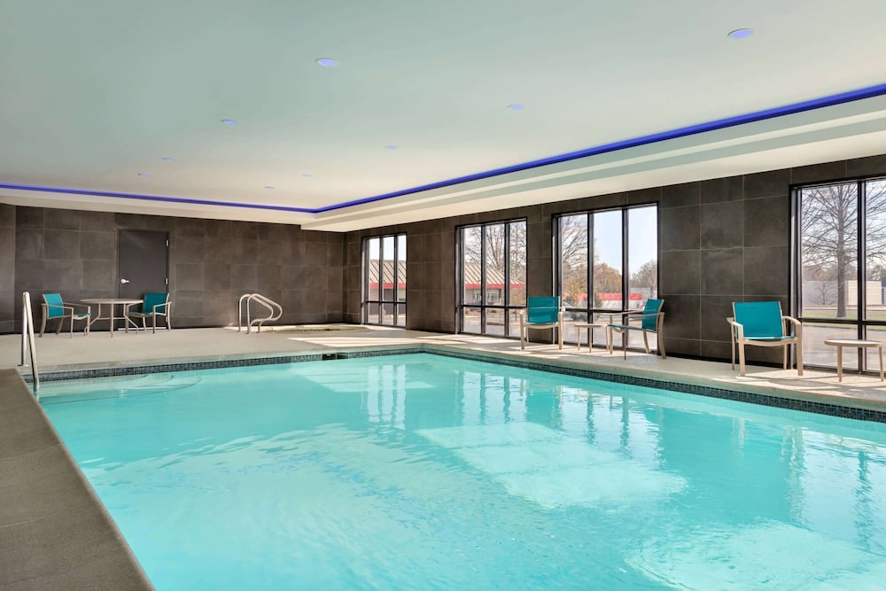 La Quinta Inn & Suites by Wyndham St Louis Route 66 30/47