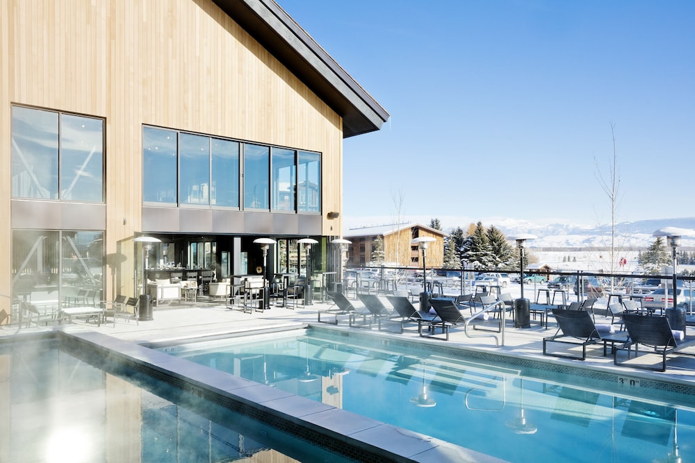 Continuum Hotel 15/50