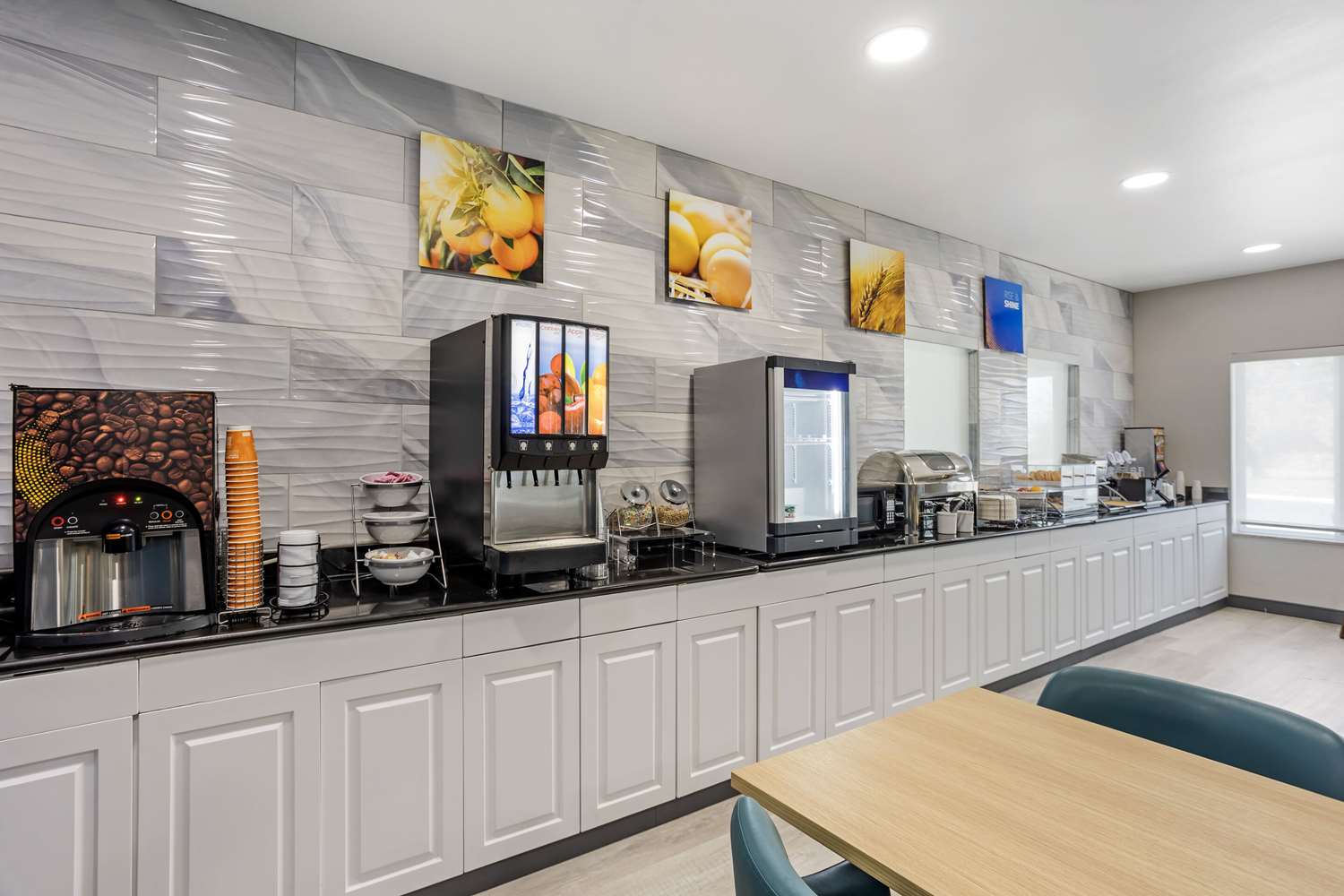 Comfort Inn & Suites Harrisburg-Hershey North 20/24