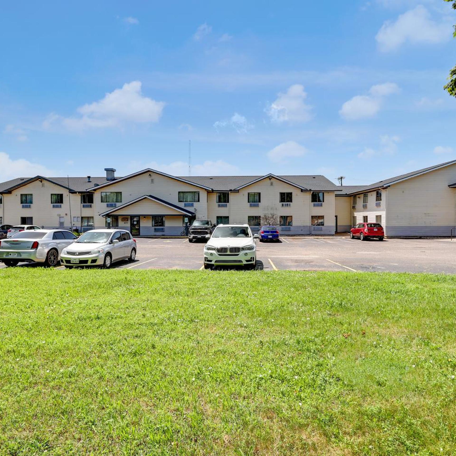 Coldwater Inn & Suites near I 69 50/59