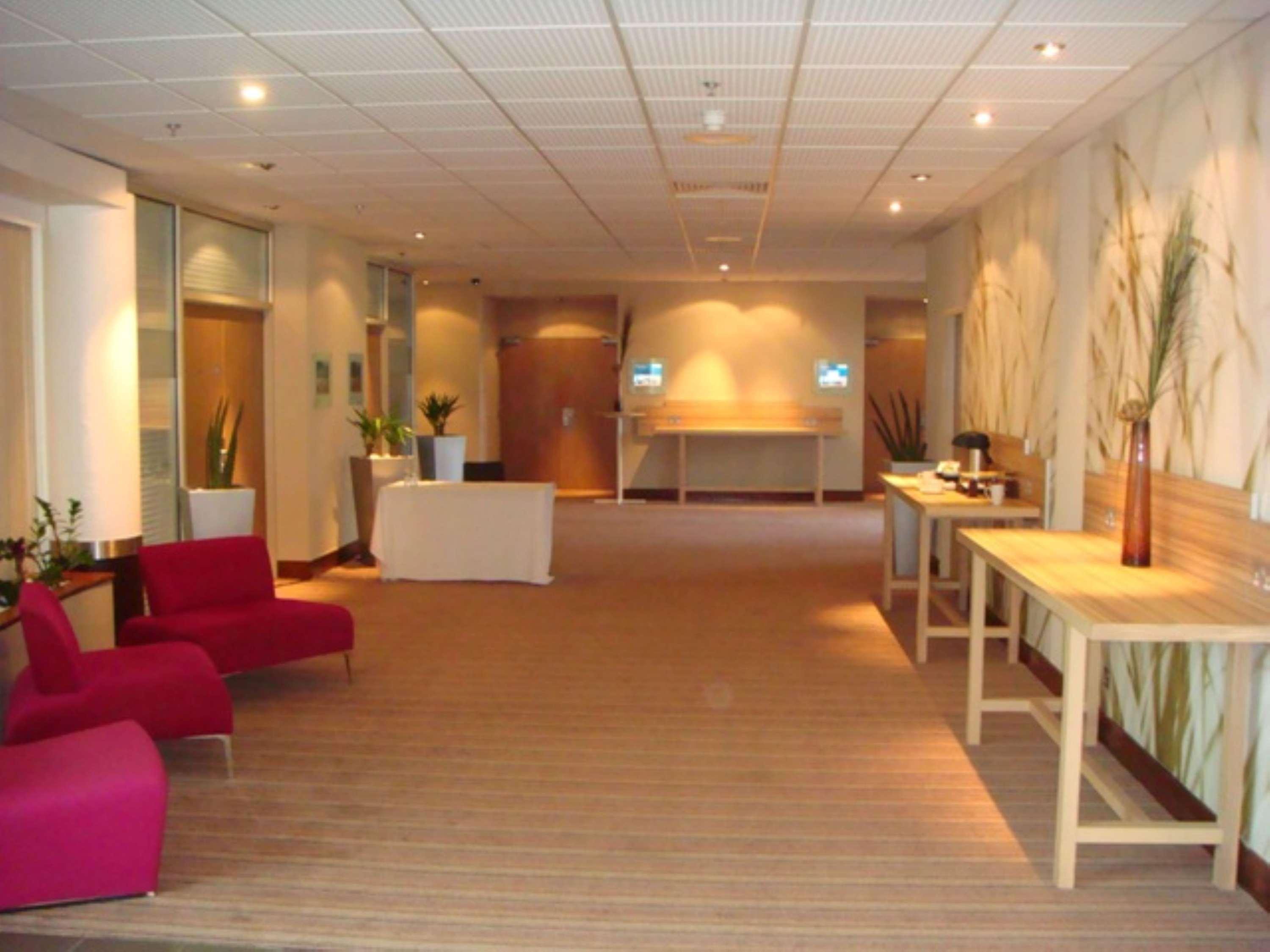 Novotel London Heathrow Airport - M4 Jct 4 Hotel 31/50