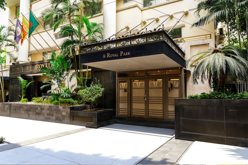 Royal Park Residence Hotel 6/75