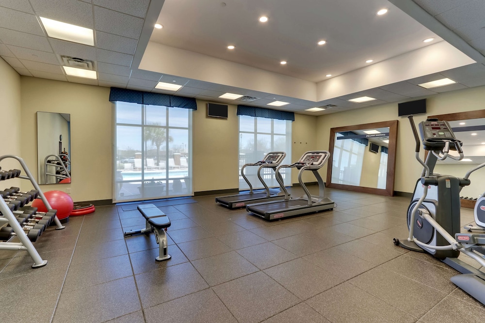 Hampton Inn & Suites Hartsville 37/76