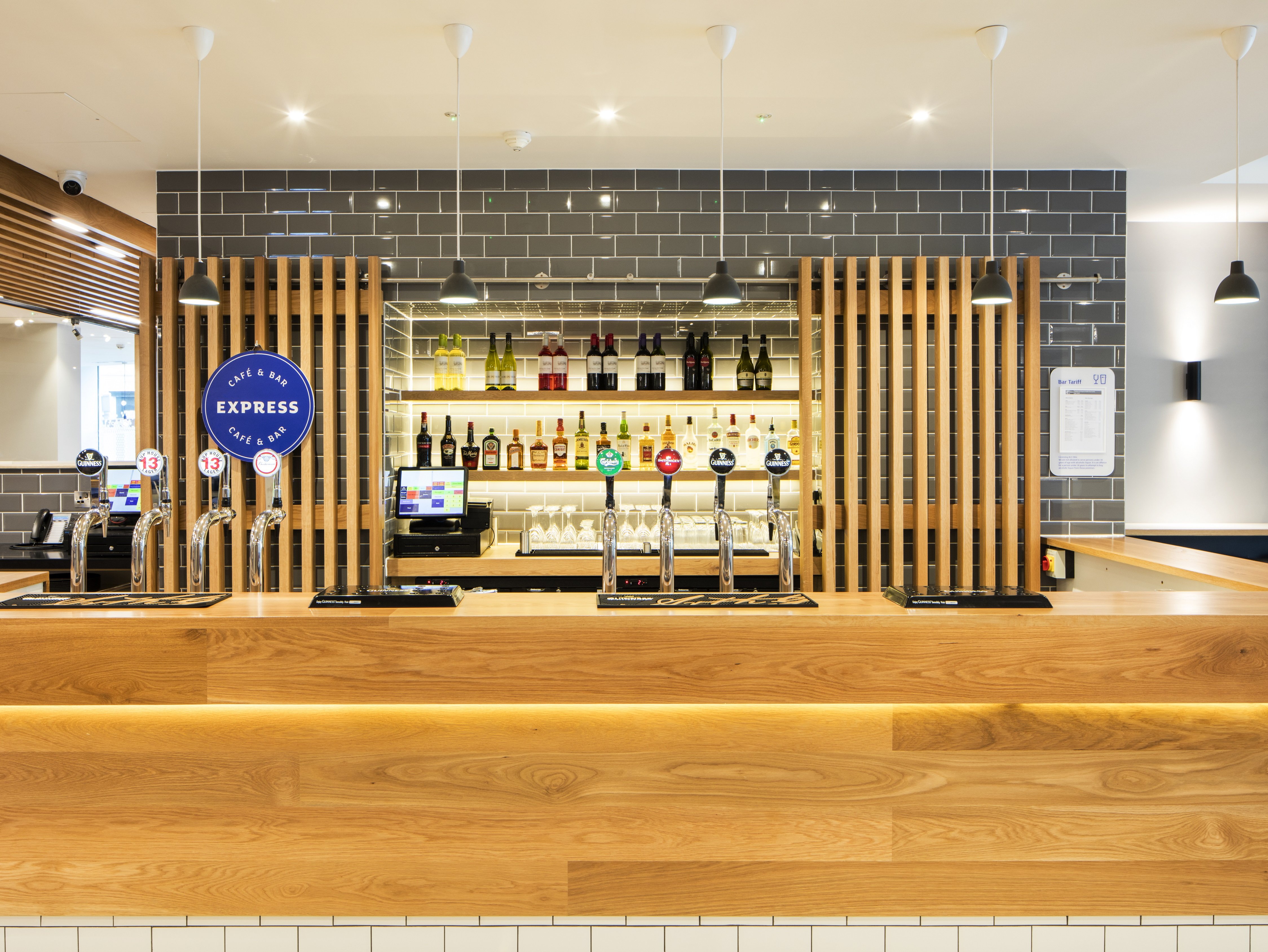 HOLIDAY INN EXPRESS DUBLIN CITY CENTRE 18/71