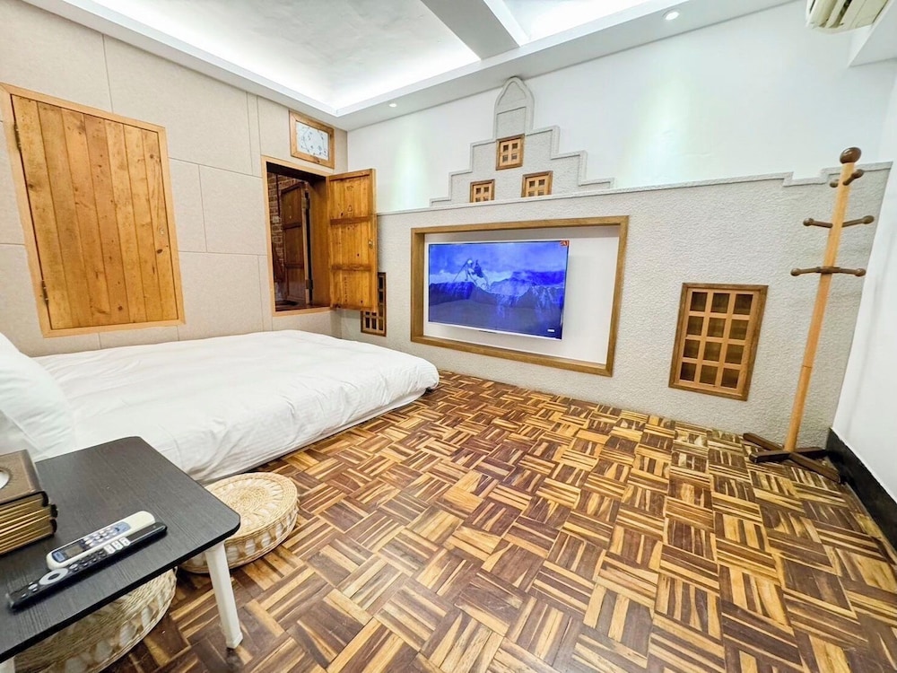 Slow Pace Tainan Hostel 9/32