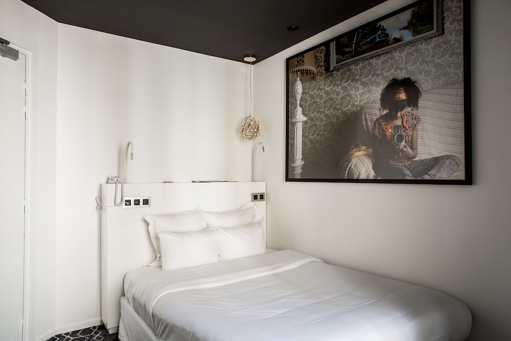 ROOM, SINGLE, DOUBLE BED
