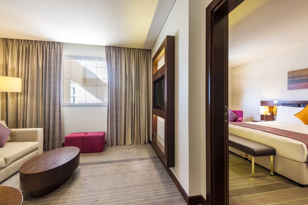 Holiday Inn Muscat al Seeb by IHG 26/73