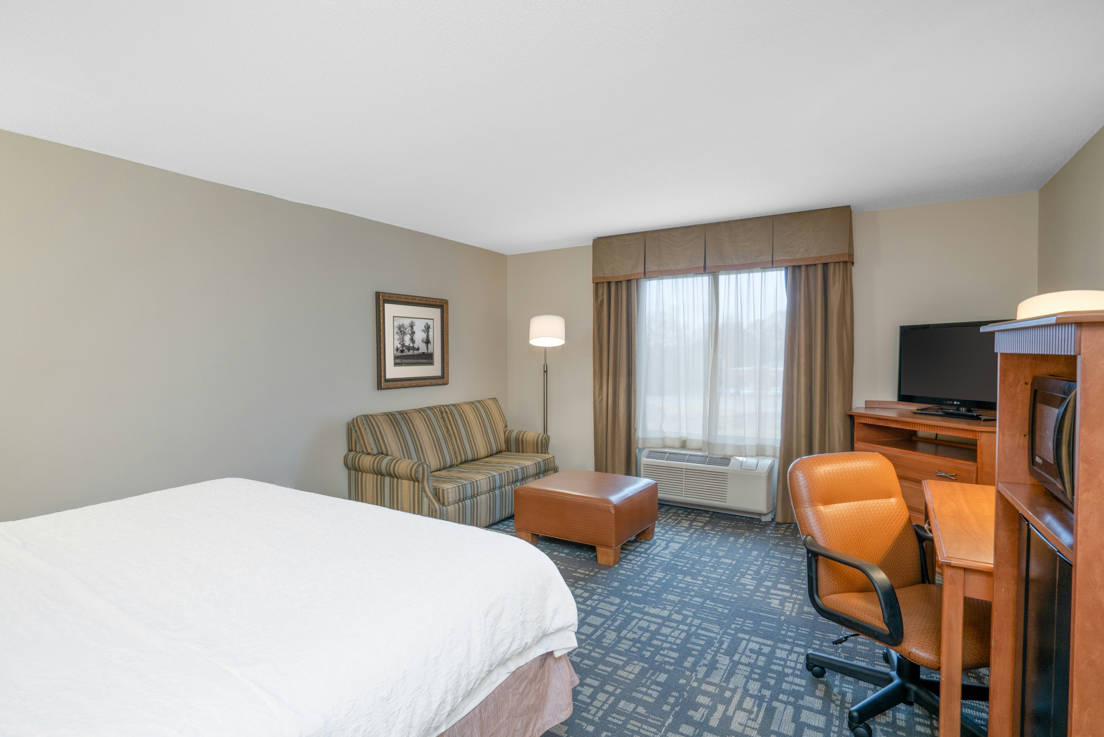 Hampton Inn Suites Murfreesboro 11/73