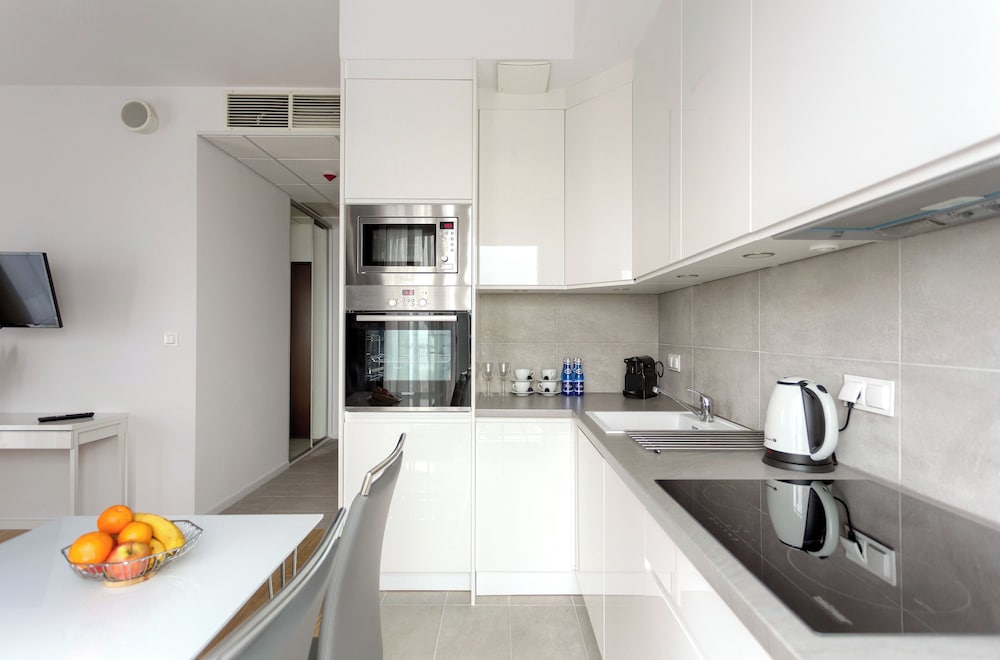Vola Residence 45/49