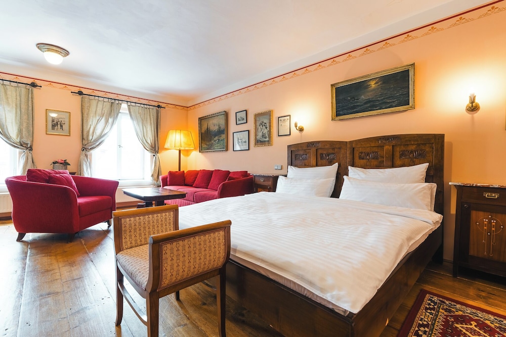 DELUXE, DOUBLE BED