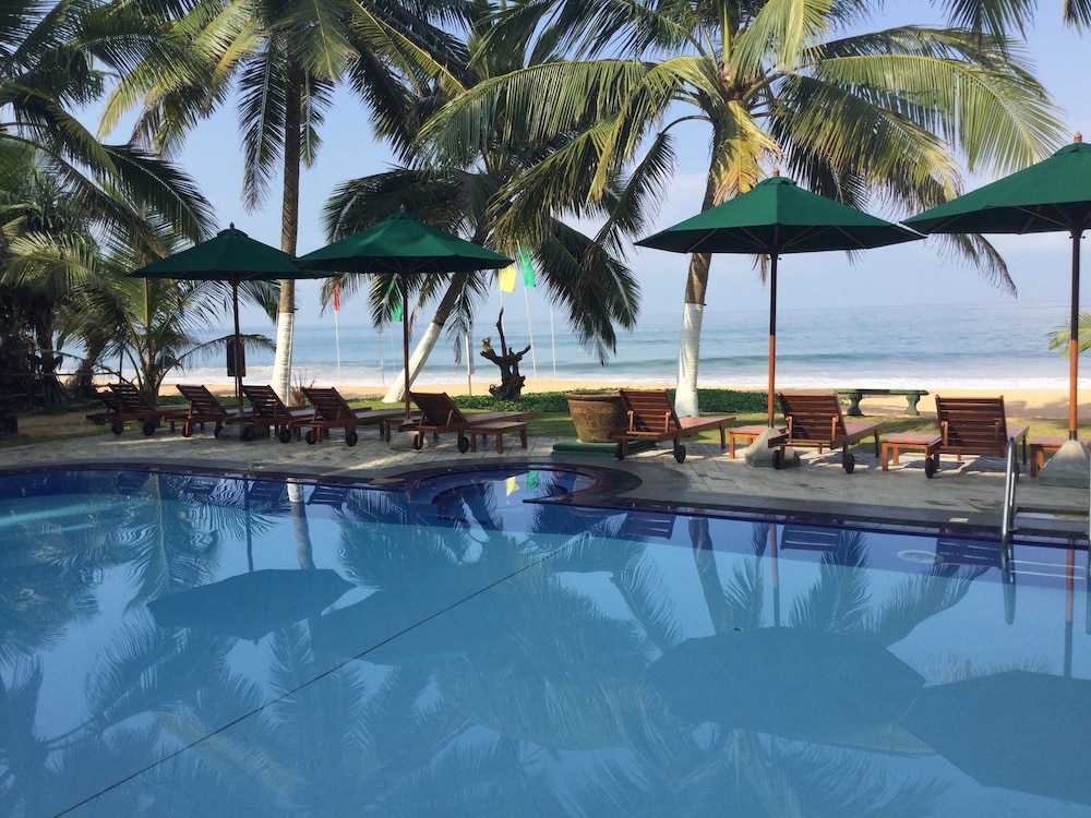 Joes Resort Bentota 45/50