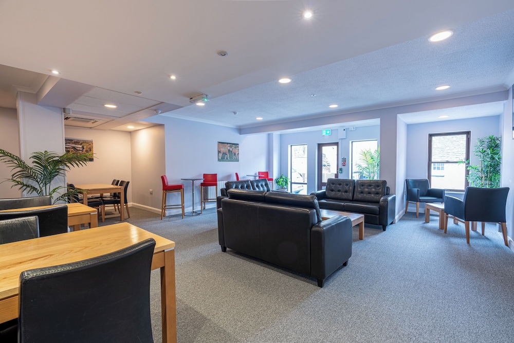 Riverside House 32/40