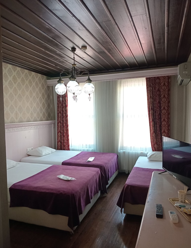 ROOM, TRIPLE