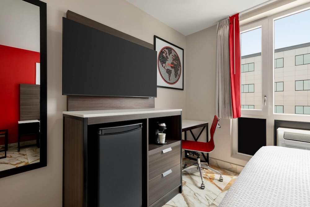 Ramada by Wyndham Brooklyn Empire Blvd 37/50