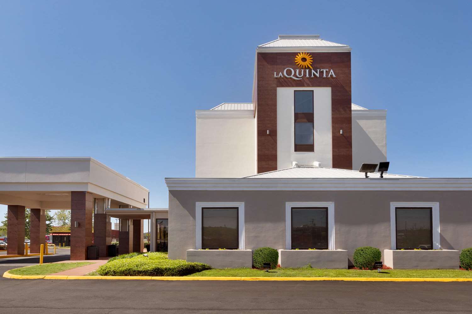 La Quinta Inn & Suites by Wyndham Dothan 10/71