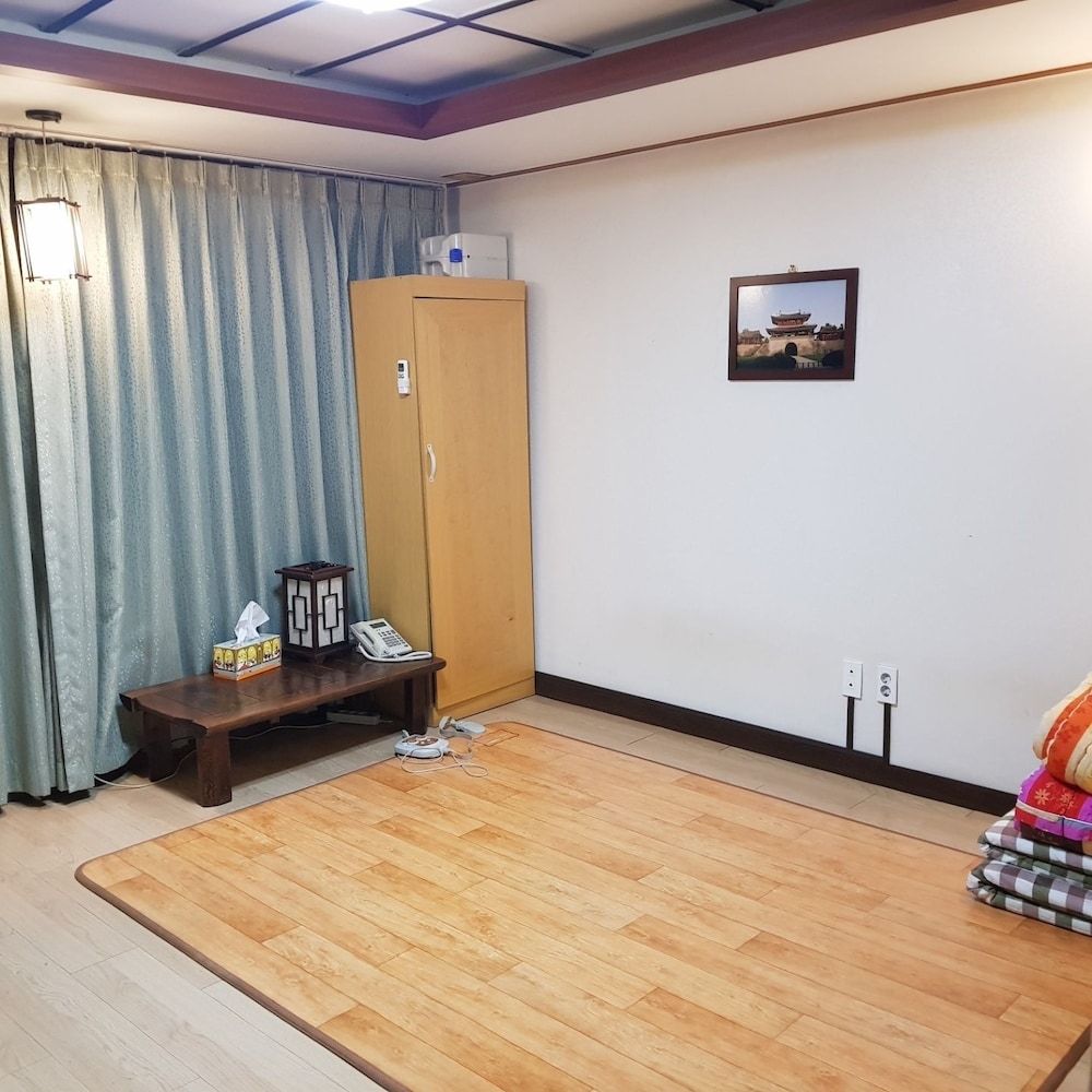 Arirang Hotel 38/50