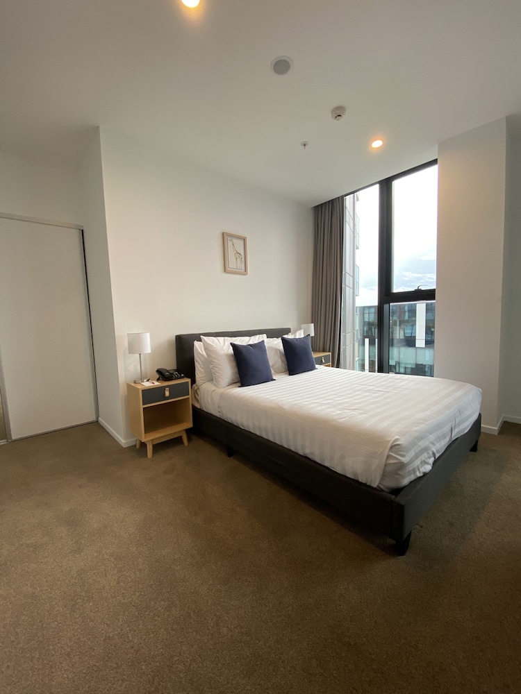 Executive, Studio, King Bed