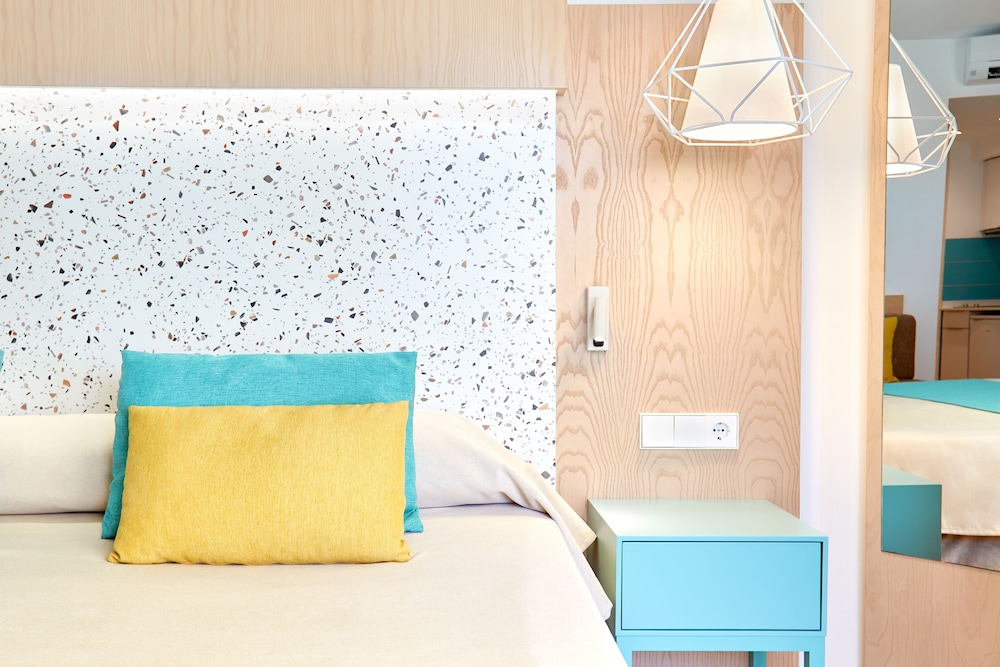 Universal Aparthotel Elisa 29/81