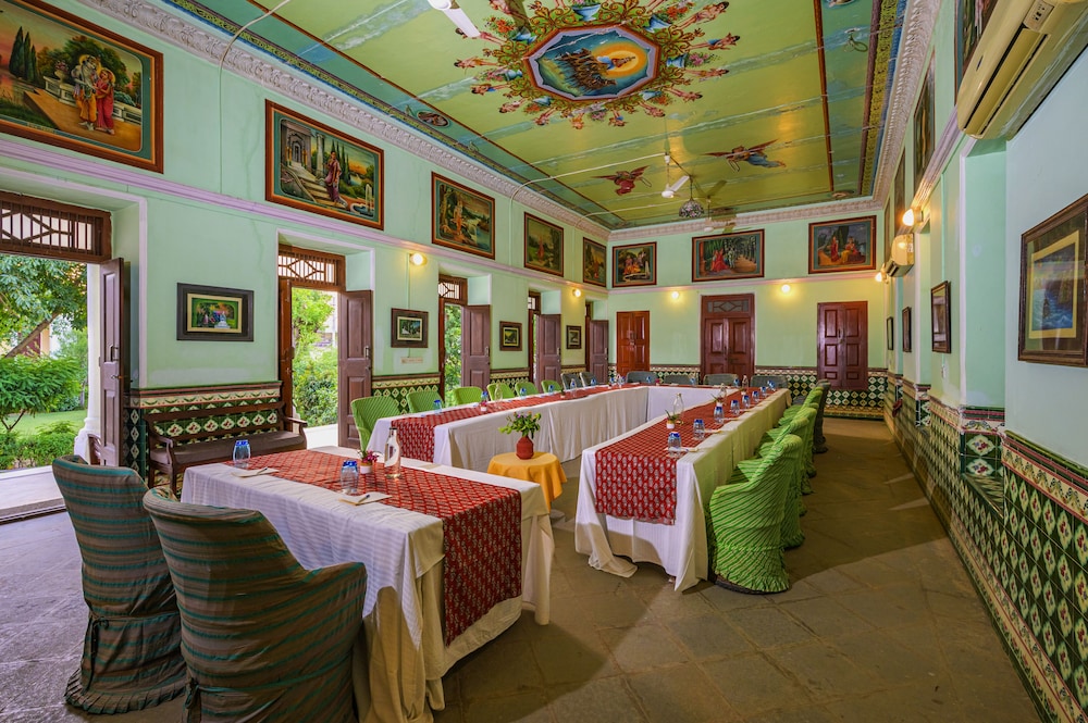 The Piramal Haveli (20th Century; Shekhavati, Rajasthan) 25/39