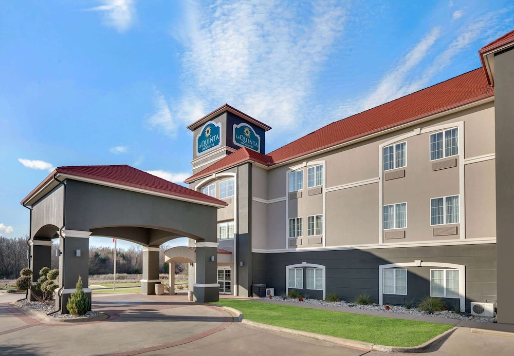 La Quinta Inn Suites By Wyndham Sulphur Springs 1/47