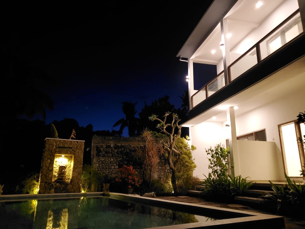 Utama Villas Beach Front Candidasa 6/38